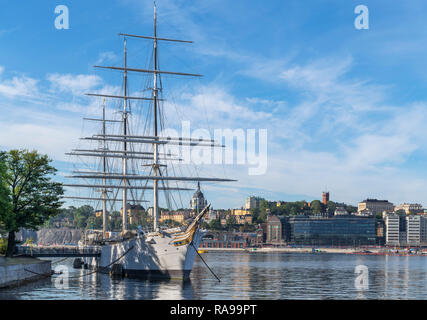 Der af Chapman volle Segelschiff, Getakelt jetzt eine Jugendherberge, Skeppsholmen in Richtung Stadsholmen, Stockholm, Schweden suchen Stockfoto