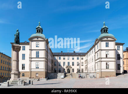 Die Wrangel Palast, der Sitz der Svea des Berufungsgerichts, mit dem die Statue von Birger Jarl auf der Linken, Birger Jarls Torg, Riddarholmen, Stockholm, Schweden Stockfoto