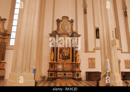 Die Kirche des Hl. Jakob der Ältere ist eine spätgotische dreischiffige Hallenkirche an der Jakub Platz in Brünn Stockfoto