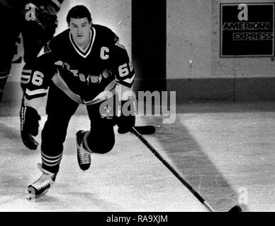 Pittsburgh Penguins Mario Lemieux im Boston Garden in Boston, MA, USA 1990 Foto's Bill belknap Stockfoto