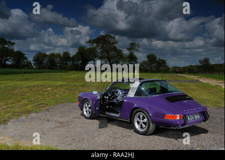 Purple Classic Porsche 911 Targa Stockfoto