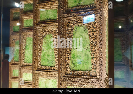 Taipei, Taiwan - 22. November 2018: Die alten Chinesischen kaiserlichen Artefakte und Kunstwerke im Nationalen Palastmuseum in Taipeh, Taiwan. Stockfoto