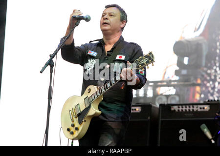 James Dean Bradfield der Manic Street Prediger führt auf der Bühne Y nicht Festival in der Pikehall, Derbyshire am Freitag, den 27. Juli 2018. Stockfoto