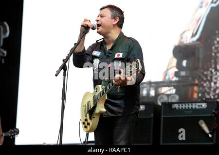 James Dean Bradfield der Manic Street Prediger führt auf der Bühne Y nicht Festival in der Pikehall, Derbyshire am Freitag, den 27. Juli 2018. Stockfoto