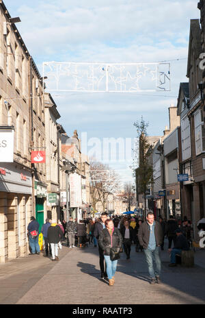 Shopper in Lancaster an sonnigen Herbsttag Stockfoto