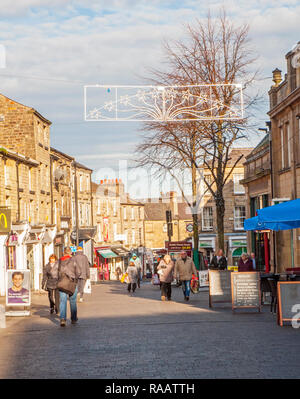 Shopper in Lancaster an sonnigen Herbsttag Stockfoto