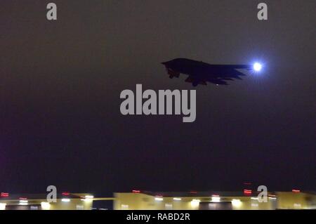 Ein US Air Force B-2 Spirit Stealth Bomber aus dem 509Th Bomb Wing nimmt von whiteman Air Force Base, Calif. Für die Maßnahmen zur Unterstützung der Operation Odyssey Lightning (OOL), Jan. 17, 2017. OOL ist ein laufender Betrieb auf Antrag der libyschen Regierung der Nationalen Accord (GNA), Militär der Vereinigten Staaten durchgeführt, präzise Luftschläge gegen Daesh Ziele in Sirte, Libyen, GNA-verbundenen Kräfte, die Daesh in seiner primären Hochburg in Libyen zu besiegen, zu unterstützen. Stockfoto