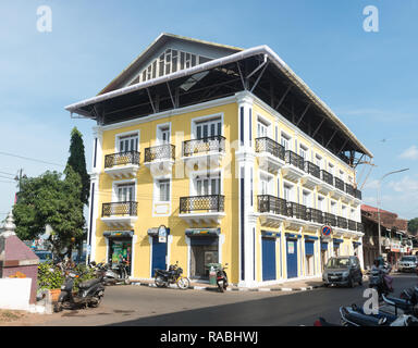 Goa - Dec 18, 2018: Ein wunderschön restauriertes Gebäude in der portugiesischen Hauptstadt Panjim in Goa, Indien. Stockfoto