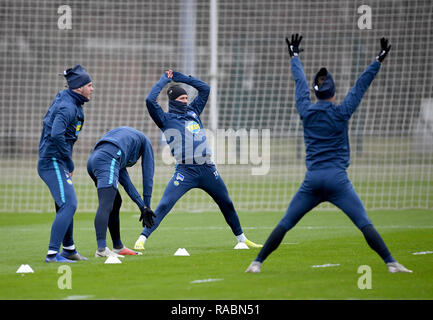 Berlin, Deutschland. 03 Jan, 2019. Spieler warm up bei der Hertha BSC Team Training kick-off. Quelle: Britta Pedersen/dpa-Zentralbild/dpa/Alamy leben Nachrichten Stockfoto