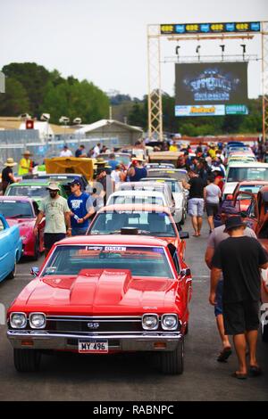 Canberra, Australien. 3. Januar, 2019. Einbau der Autos sind auf dem Messegelände während der Summernats Car Festival in Canberra, Australien, Januar 3, 2019 ausgestellt. Findet jährlich in Canberra seit 1987, in diesem Jahr Summernats eröffnet am Donnerstag und dauert bis Jan. 6. Summernats hat den größten und bekanntesten ps Partei in Australien, und es lockt Touristen nach Canberra aus dem ganzen Land. Während des Festivals, Menschen genießen, driften, City Cruise, Burnout und andere spannende Aufführungen. Quelle: Xinhua/Alamy leben Nachrichten Stockfoto