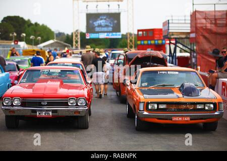 Canberra, Australien. 3. Januar, 2019. Einbau der Autos sind auf dem Messegelände während der Summernats Car Festival in Canberra, Australien, Januar 3, 2019 ausgestellt. Findet jährlich in Canberra seit 1987, in diesem Jahr Summernats eröffnet am Donnerstag und dauert bis Jan. 6. Summernats hat den größten und bekanntesten ps Partei in Australien, und es lockt Touristen nach Canberra aus dem ganzen Land. Während des Festivals, Menschen genießen, driften, City Cruise, Burnout und andere spannende Aufführungen. Quelle: Xinhua/Alamy leben Nachrichten Stockfoto