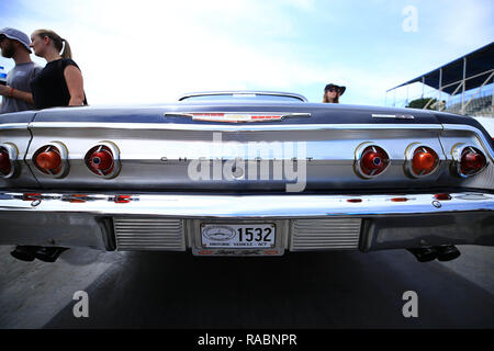 Canberra, Australien. 3. Januar, 2019. Ein Einbau Auto ist in das Messegelände während der Summernats Car Festival in Canberra, Australien, Januar 3, 2019 ausgestellt. Findet jährlich in Canberra seit 1987, in diesem Jahr Summernats eröffnet am Donnerstag und dauert bis Jan. 6. Summernats hat den größten und bekanntesten ps Partei in Australien, und es lockt Touristen nach Canberra aus dem ganzen Land. Während des Festivals, Menschen genießen, driften, City Cruise, Burnout und andere spannende Aufführungen. Quelle: Xinhua/Alamy leben Nachrichten Stockfoto