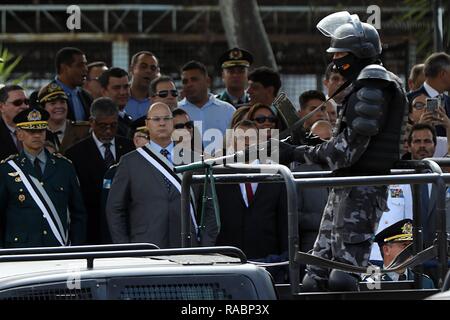 RIO DE JANEIRO, RJ - 03.01.2019: TRANSMISSÃO DO COMANDO da PMERJ - Gouverneur Wilson Witzel während der Eröffnungsfeier von Oberst PM Rogério Figueiredo de Lacerda, um die Position des Kommandanten General der Rio de Janeiro State Militärpolizei (PMERJ) am Schießstand Polizei Bataillon Gericht in Rio de Janeiro, RJ statt. (Foto: Lucas Tavares/Fotoarena) Stockfoto