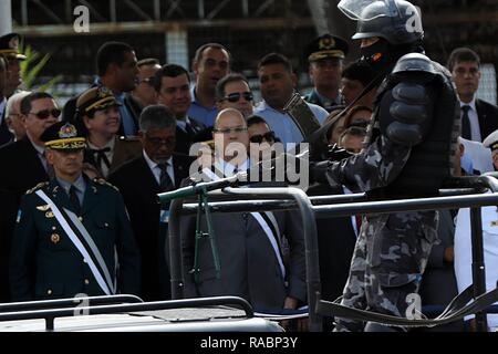 RIO DE JANEIRO, RJ - 03.01.2019: TRANSMISSÃO DO COMANDO da PMERJ - Gouverneur Wilson Witzel während der Eröffnungsfeier von Oberst PM Rogério Figueiredo de Lacerda, um die Position des Kommandanten General der Rio de Janeiro State Militärpolizei (PMERJ) am Schießstand Polizei Bataillon Gericht in Rio de Janeiro, RJ statt. (Foto: Lucas Tavares/Fotoarena) Stockfoto