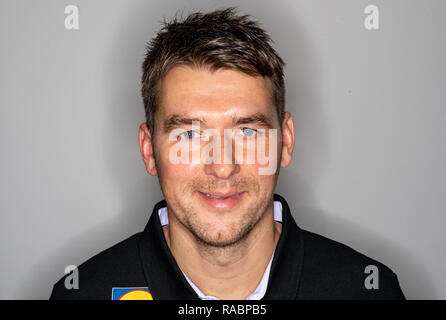 Hamburg, Deutschland. 03 Jan, 2019. Christian Prokop, Trainer der deutschen Handball-Nationalmannschaft, blickt in die Kamera des Fotografen zu einem Medienereignis des Deutschen Handball Bundes (DHB). Quelle: Axel Heimken/dpa/Alamy leben Nachrichten Stockfoto