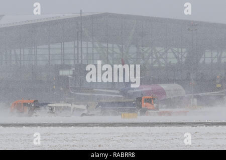 Danzig, Polen 3. Januar 2019 Schnee Stecker ist während Der starke Schneefall in Danzig Lech Walesa Flughafen © Max Ardulf/Alamy Live Nachrichten gesehen Stockfoto