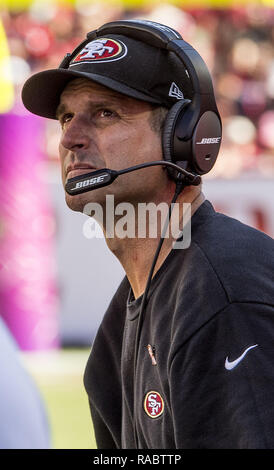 Santa Clara, Kalifornien, USA. 5. Okt 2014. 49ers Head Coach Jim Harbaugh am Sonntag, 5. Oktober 2014 in Santa Clara, Kalifornien. Die 49ers besiegten die Leiter. 22-17. Credit: Al Golub/ZUMA Draht/Alamy leben Nachrichten Stockfoto