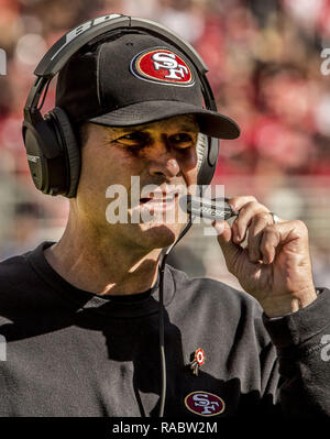 Santa Clara, Kalifornien, USA. 2. Nov 2014. 49ers Head Coach Jim Harbaugh am Sonntag, 2. November 2014 in Santa Clara, Kalifornien. Die Rams besiegten die 49ers 13-10. Credit: Al Golub/ZUMA Draht/Alamy leben Nachrichten Stockfoto