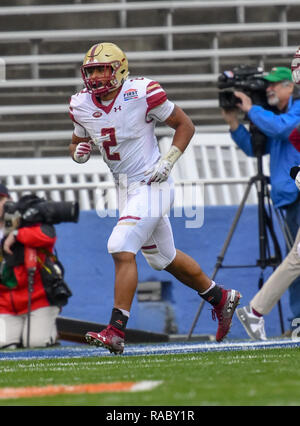 Dezember 26, 2018 Dallas, TX... Boston College zurück läuft AJ Dillon (2), in der Tätigkeit an den NCAA Football Ersthelfer Schüssel Spiel zwischen der Boise State Broncos und dem Boston College Eagles im Cotton Bowl in Dallas, TX. (Absolut komplette Fotograf & Company Credit: Joe Calomeni/MarinMedia.org/Cal Sport Media) Stockfoto