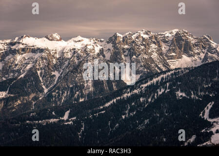 Die Brenta Dolomiten - Dolomiti di Brenta. Berge Panorama. Trentino-südtirol, Südtirol, Trient, Südliche Alpen Rhätischen Alpen, Italien, Europa Stockfoto