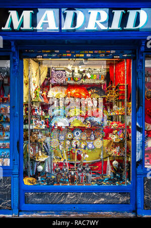 Madrid Spanien, traditionelle Madrid touristische Souvenirshop auf der Plaza Mayor. Stockfoto