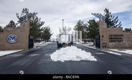 Die Trauerfeier für pensionierte US Marine Corps Generalleutnant Martin L. Brandtner erfolgt an der nördlichen Nevada Veterans Memorial Friedhof, Fernley, Nev, 18.01.2017. Generalleutnant Brandtner ist einer von zwei Marines zwei Marine Kreuze für seine Handlungen während des Vietnam Krieges zu vergeben. Er zog sich nach 33 Jahren in der Marine Corps und ist durch seine Frau Sandra und seine vier Kinder überlebt. Stockfoto