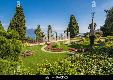 Blick auf den Seerosenteich von floralen Brunnen, Isola Bella, die Borromäischen Inseln, Lago Maggiore, Piemont, Italienische Seen, Italien, Europa Stockfoto