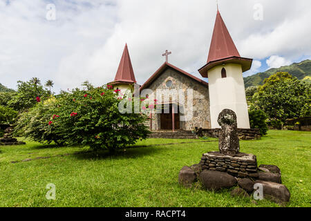 Außenansicht von der Anglikanischen Kirche in Hatiheu, Nuku Hiva, Marquesas, Französisch Polynesien, Südpazifik, Pazifik Stockfoto