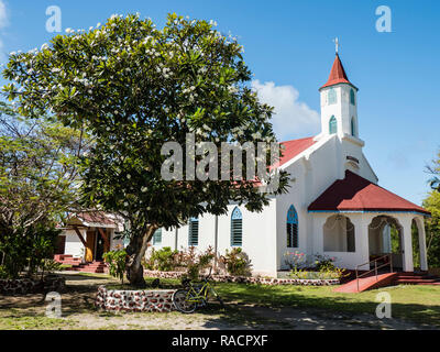 Kirche von Coral in der kleinen Stadt Rotoava auf Fakarava Atoll, Tuamotus, Französisch-Polynesien, South Pacific, Pazifik Stockfoto