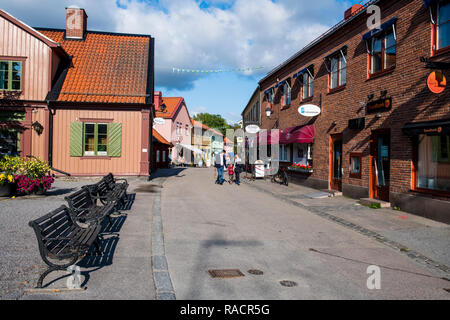 Alte Häuser in der Fußgängerzone von Sigtuna, der ältesten Stadt von Schweden, Skandinavien, Europa Stockfoto