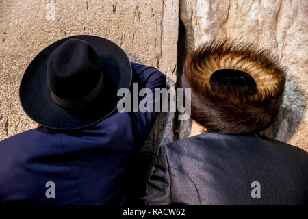 Gebet an der westlichen Wand während Pessach Festival, Jerusalem, Israel, Naher Osten Stockfoto