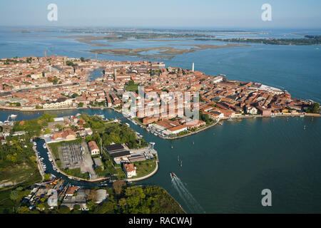 Blick auf die Insel Murano aus dem Hubschrauber, Lagune von Venedig, Weltkulturerbe der UNESCO, Venetien, Italien, Europa Stockfoto