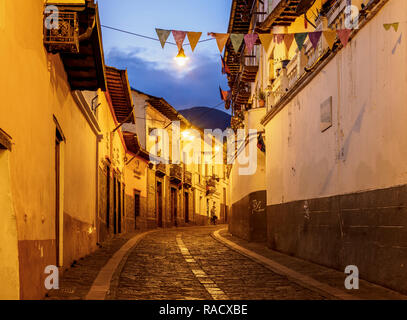 La Ronda Straße bei Dämmerung, Altstadt, Quito, Provinz Pichincha, Ecuador, Südamerika Stockfoto