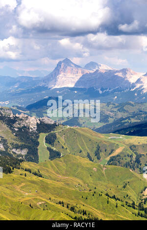 Mount Sasso di Santa Croce (La Crusc) von Viel del Pan Pfad, Pordoijoch, Val di Fassa, Trentino, Dolomiten, Italien, Europa Stockfoto