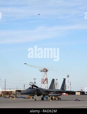 F-15 Adler zum 142. Fighter Wing Start für ein Training Mission aus der Luft Dominanz Center, Savannah Ga., Jan. 28, 2017 zugeordnet. Stockfoto