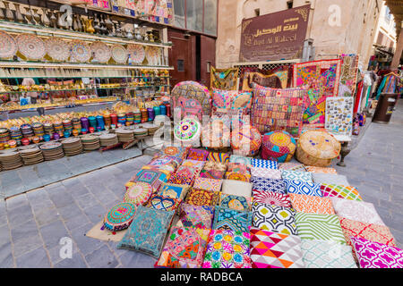 Dubai Souks und seine Farben von Waren in Bur Dubai Stockfoto