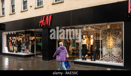 Badewanne, Großbritannien - 13 Oktober 2018: Die Vorderseite des H&M Kleidung Store auf Southgate St Stockfoto