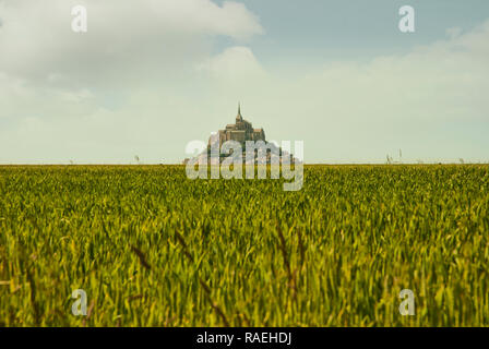 Vintage Panoramablick auf den berühmten Le Mont Saint Michele, Normandie Stockfoto