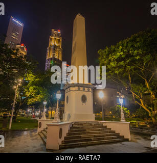 Dalhousie Obelisk, ein Monument im Empress Hotel in der Innenstadt von Singapur wurde gebaut, Kaufleute, die Vorteile des freien Handels im Jahre 1850 zu erinnern. Stockfoto