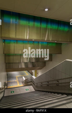 Innenraum der Toei Oedo Linie Kokuritsu-Ky ōgijō Station, Shibuya-Ku, Tokio, Japan Stockfoto