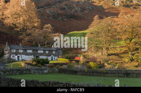 Traditionelles lakeland Cottages bei niedrigen Tilberthwaite in Cumbria Stockfoto