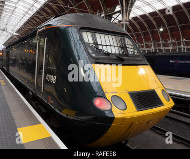 GWR (British Rail Class 43 HST) InterCity 124 Zug am Bahnhof Paddington, Paddington, London, England, UK. Stockfoto