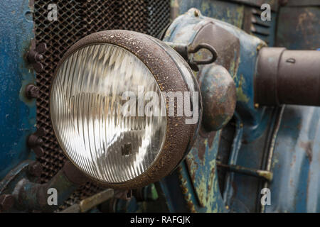 Hheadlight von einem historischen Traktor Stockfoto