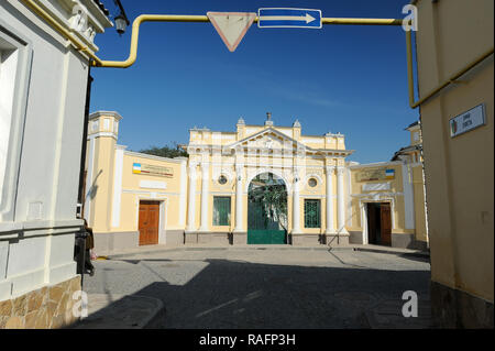 Main Gate 1900 erbaut zu Komplex von Eupatorian Kenassas erbaut 1804 bis 1814 auf Karaimskaya Straße in Jewpatorija, Ukraine. Am 30. September 2008 hat die Sp Stockfoto