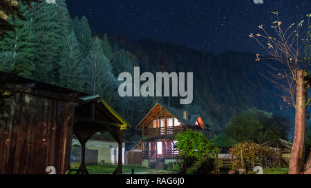 Schönes Hotel in den Bergen zu bleiben Stockfoto