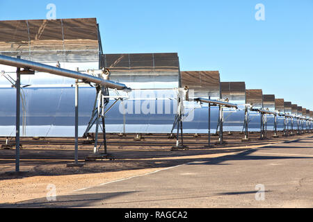 Solana Elektrizitätswerk, Parabolrinnen-anlage, Solarenergie, Arizona, Stockfoto