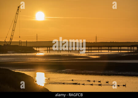 Die Mersey Gateway Brückenbau, 2014-2017. Verschiedene Stadien der Bau der Brücke zwischen Widnes & Runcorn (Halton) am Fluss Mersey Stockfoto