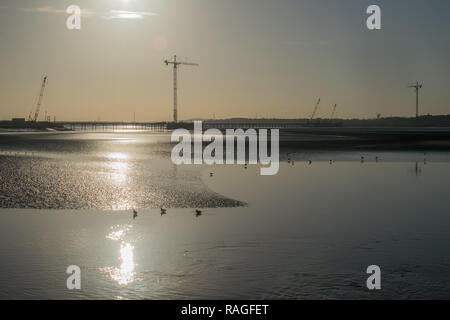 Die Mersey Gateway Brückenbau, 2014-2017. Verschiedene Stadien der Bau der Brücke zwischen Widnes & Runcorn (Halton) am Fluss Mersey Stockfoto