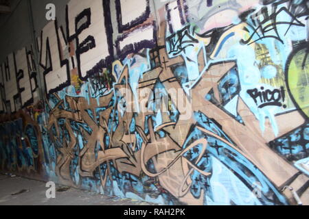 Detroit Urban Graffiti Kunst Throw-Up Stück! Stockfoto