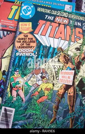 Eine Sammlung von Teen Titans Superhelden Comics von DC Comics produziert Stockfoto